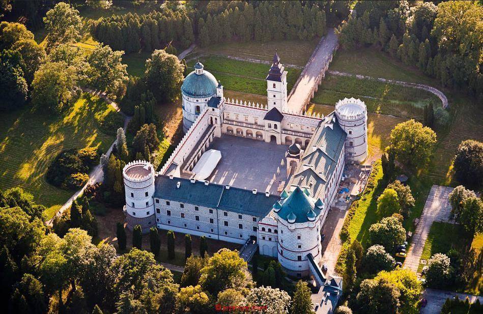 Конкурс на сцені ZAMKU KRASCZYN