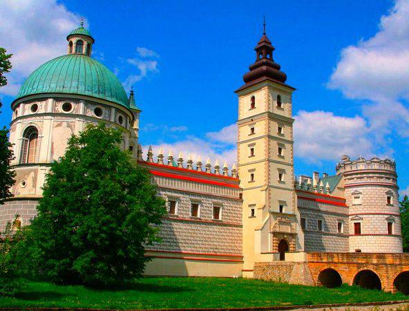 СПЕЦІАЛЬНА ПРОПОЗИЦІЯ - Проживання в готелі  на території ЗАМКУ КРАСІЧИН