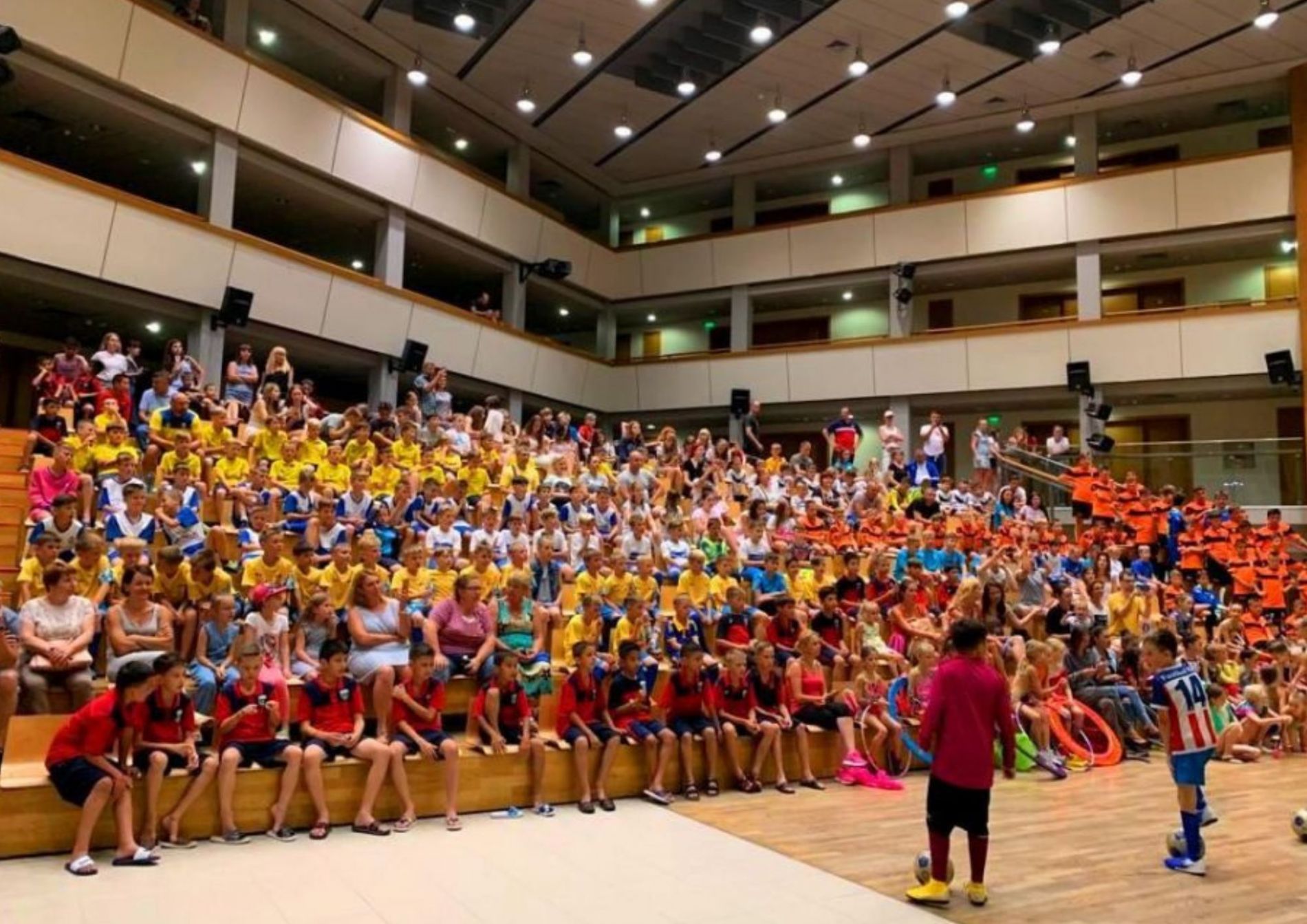 Незабутньо проведений час в колі нових друзів
