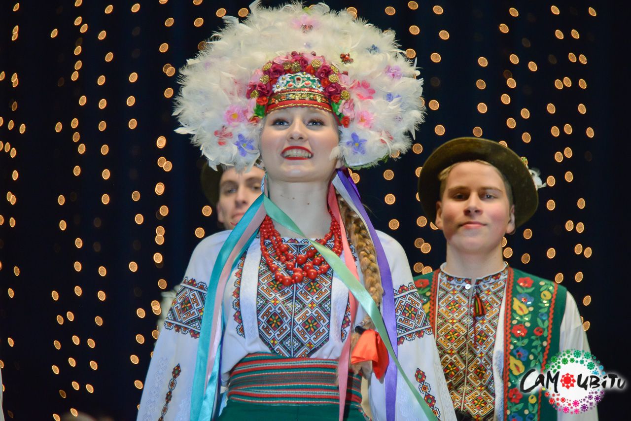 Обмін знаннями, культурними та народними традиціями