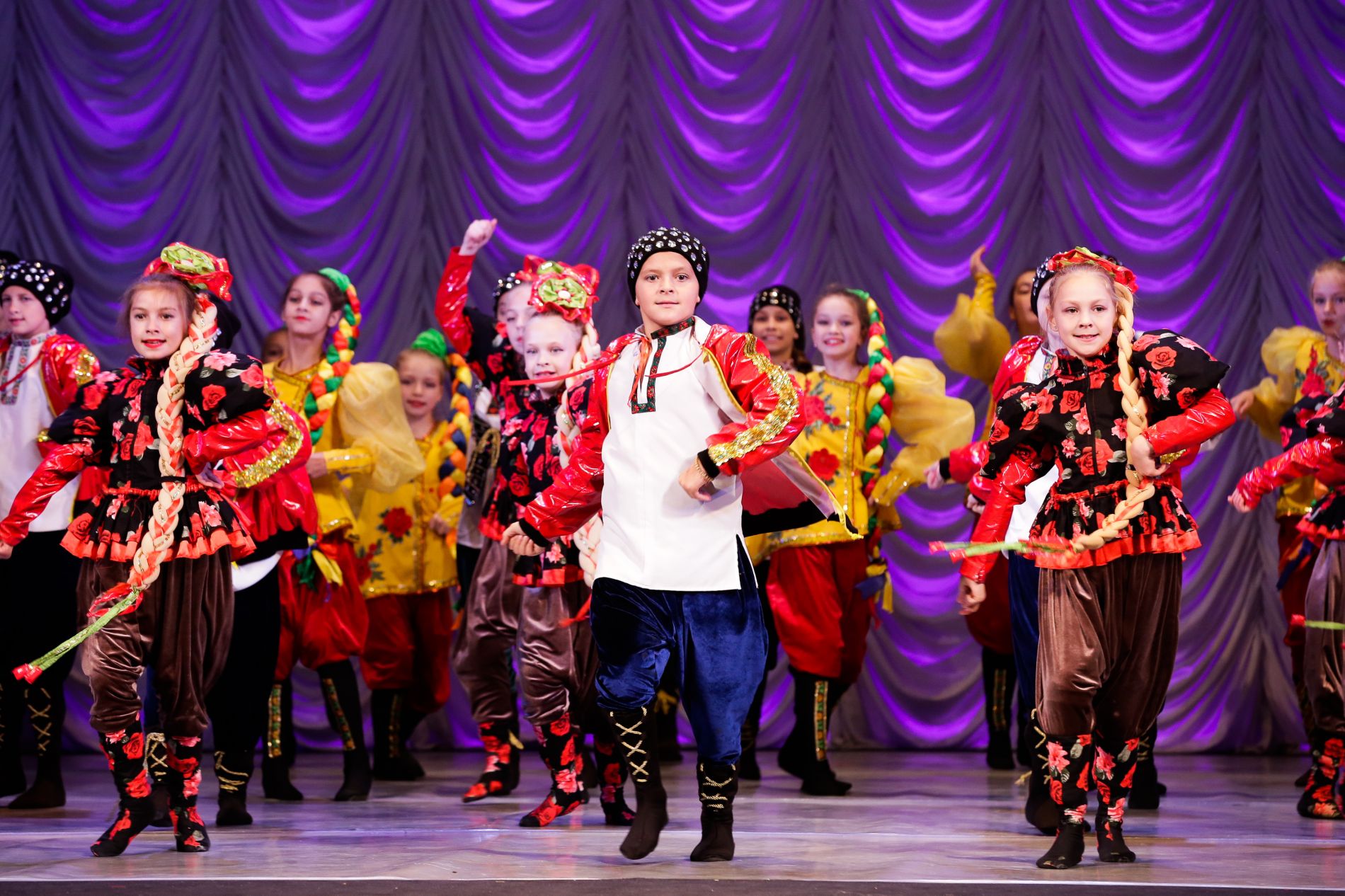 Обмін знаннями, культурними та народними традиціями