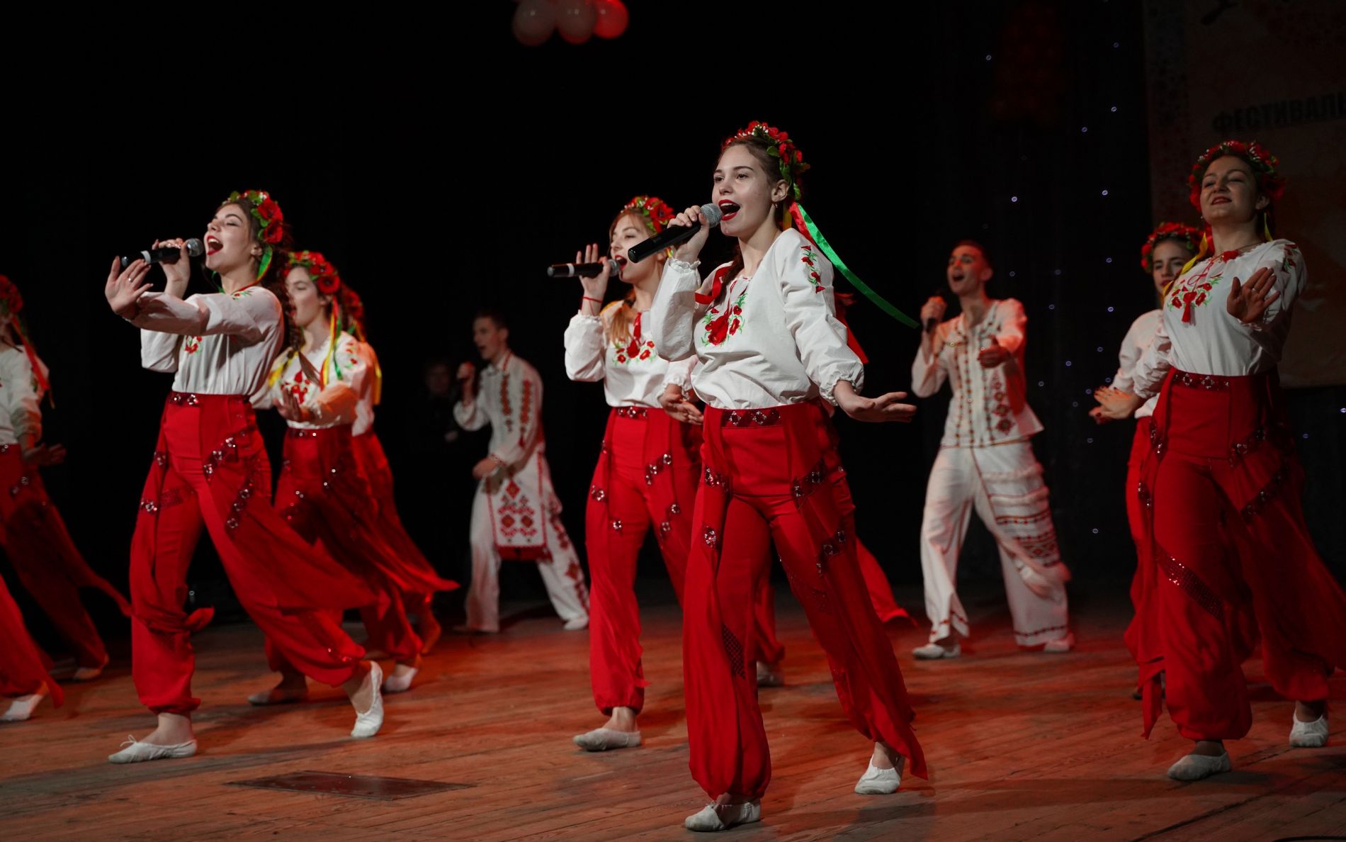 Program festiwalu-konkursu odbywa się w 2 turach