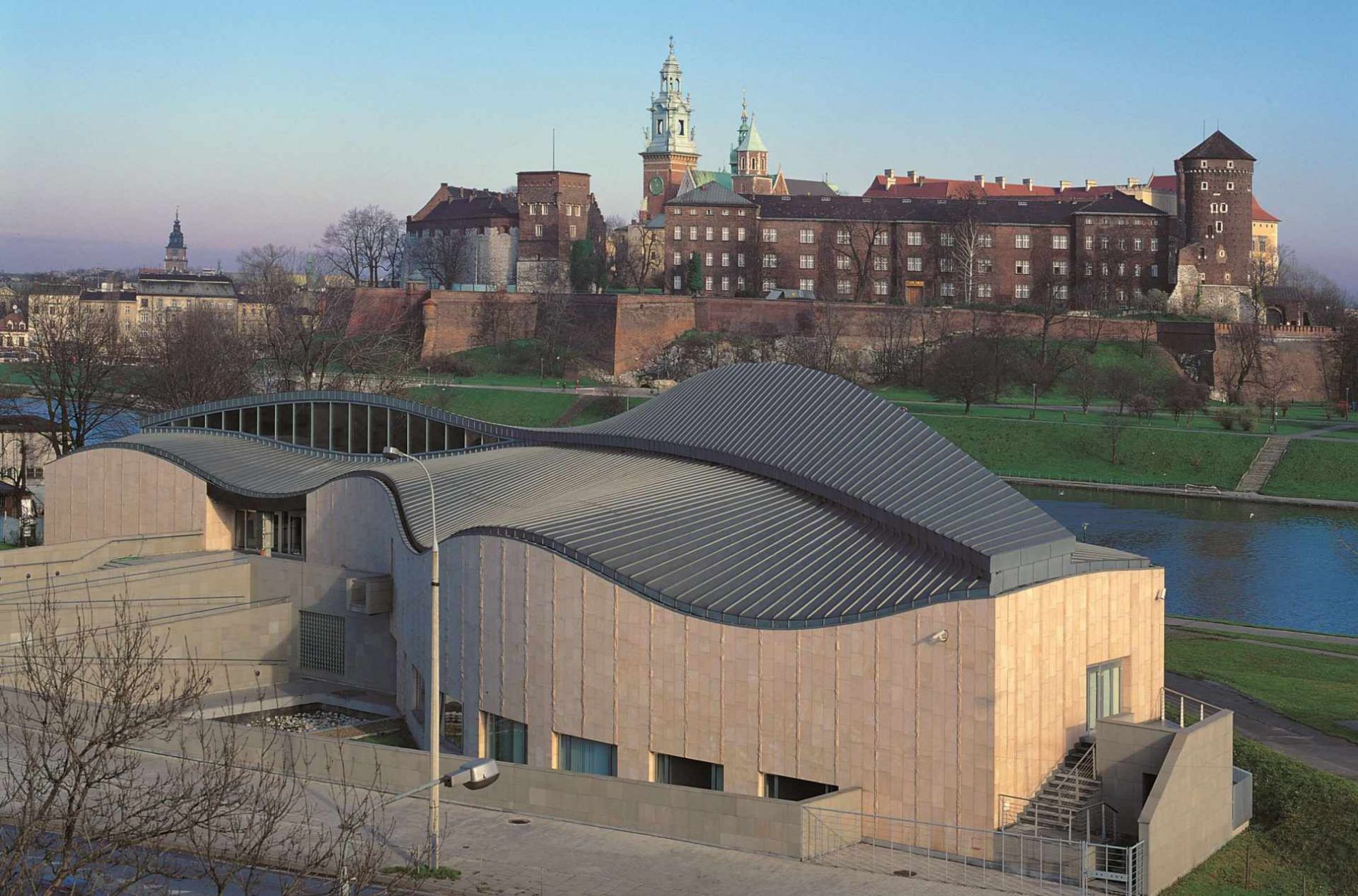 Конкурсна сцена з видом на Вавельський королівський палац