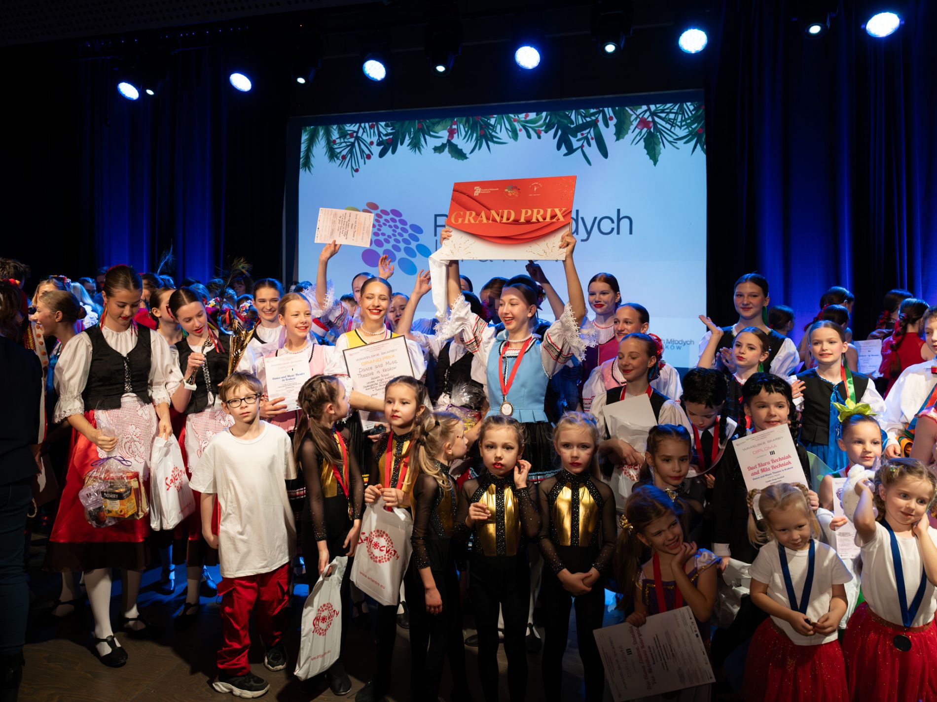 Багато подарунків та приємних сюрпризів