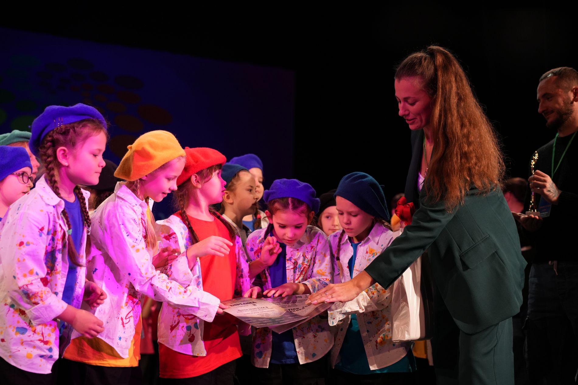 До участі запрошуються хори, оркестри, інструментальні, фольклорні та танцювальні групи